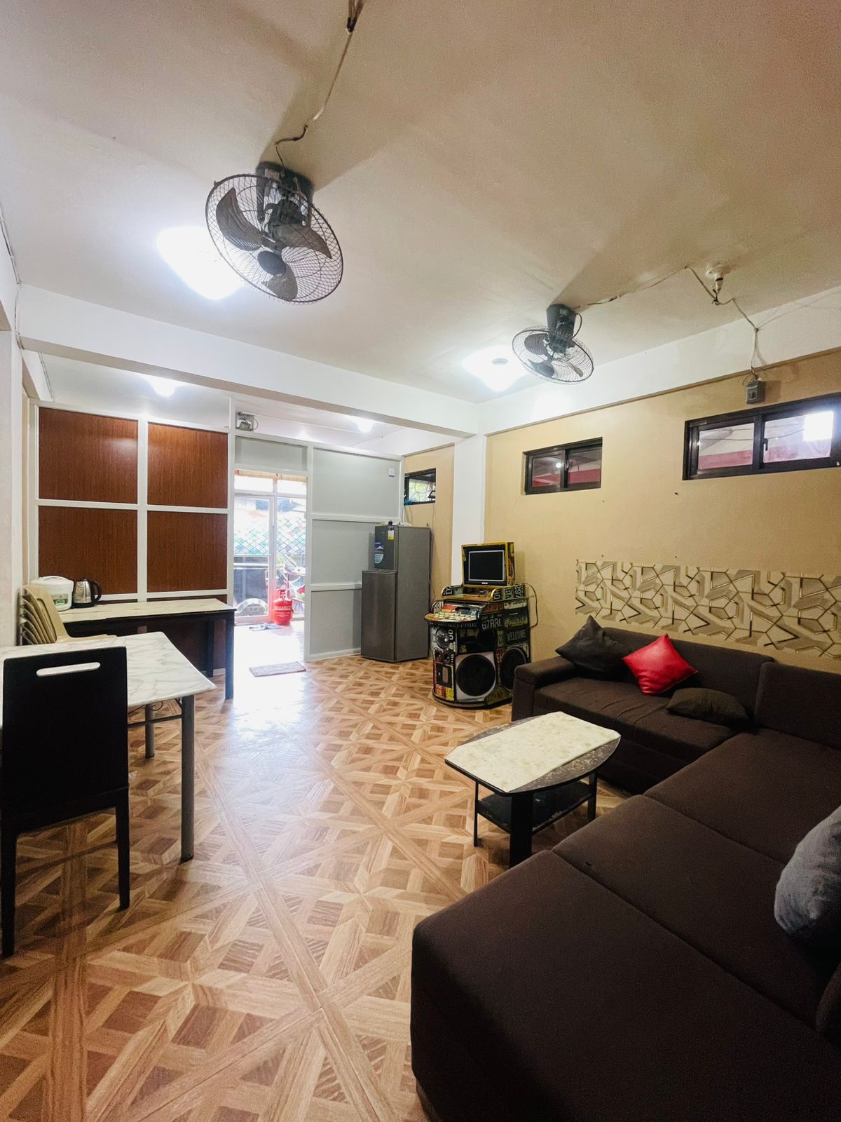 Full House - Image 1